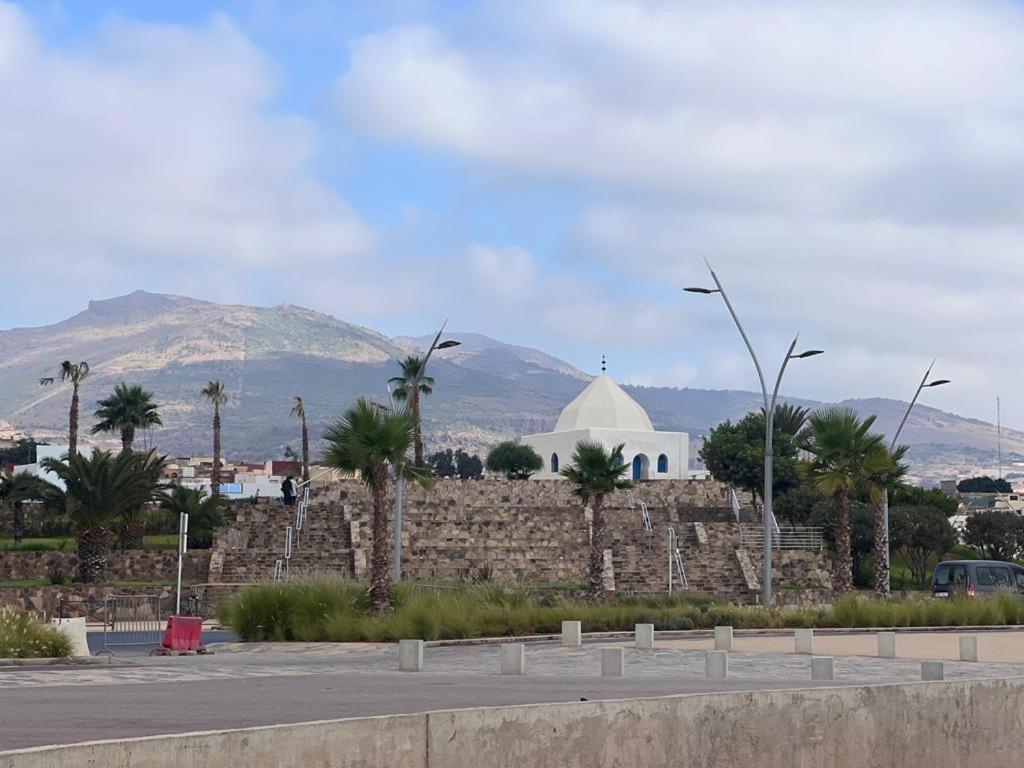 Haus in Nador/Sidi Ali, Marokko neben dem Meer Bagian luar foto