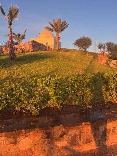 Haus in Nador/Sidi Ali, Marokko neben dem Meer Bagian luar foto